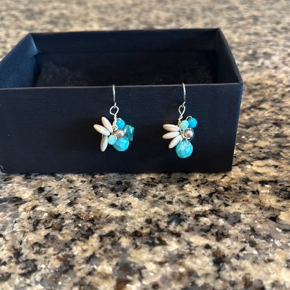 Silver and Turquoise costume Jewelry Set - Picture 2 of 8